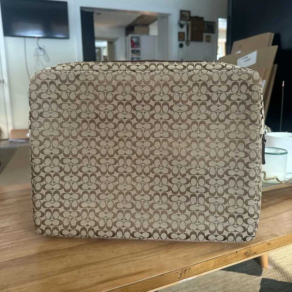 Coach Signature Monogram Laptop Sleeve in Brown and Tan. Like new 15”